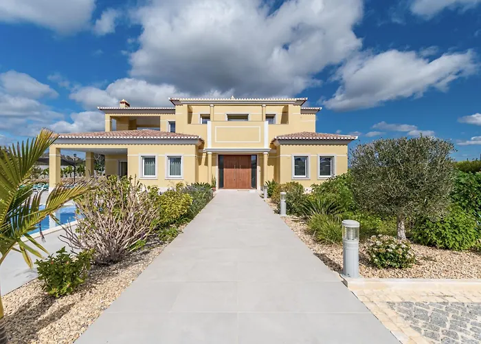 Villa House Porto Mos By Key Lagos